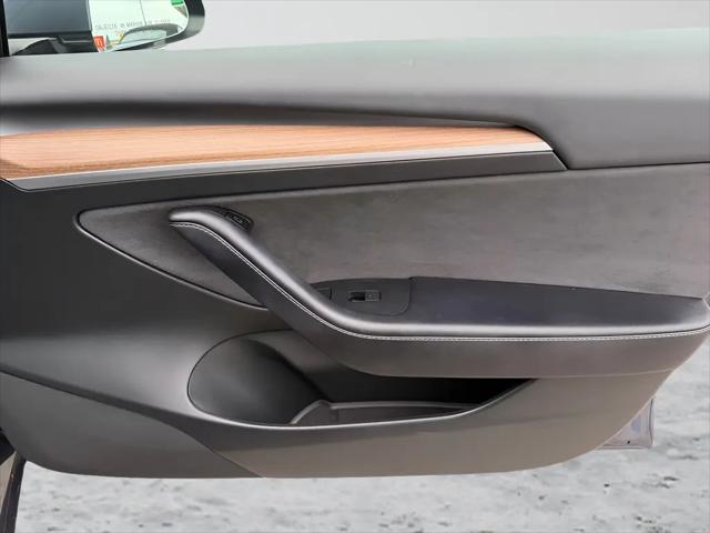 2021 Tesla Model 3 Standard Range Plus Rear-Wheel Drive