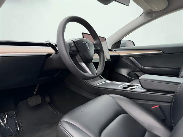 2021 Tesla Model 3 Standard Range Plus Rear-Wheel Drive