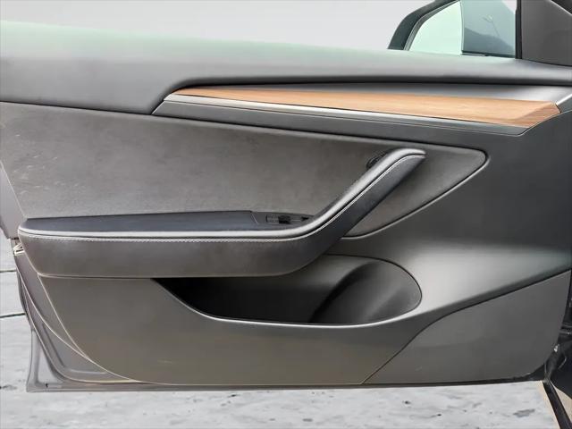 2021 Tesla Model 3 Standard Range Plus Rear-Wheel Drive