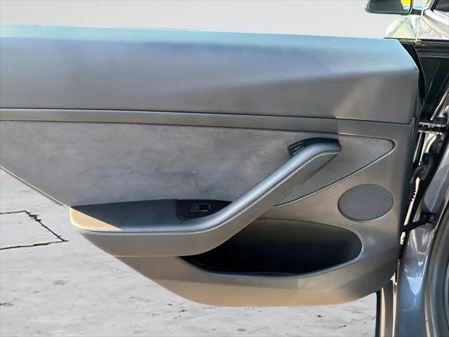 2021 Tesla Model 3 Standard Range Plus Rear-Wheel Drive