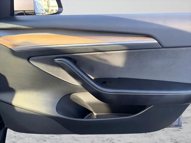 2021 Tesla Model 3 Standard Range Plus Rear-Wheel Drive