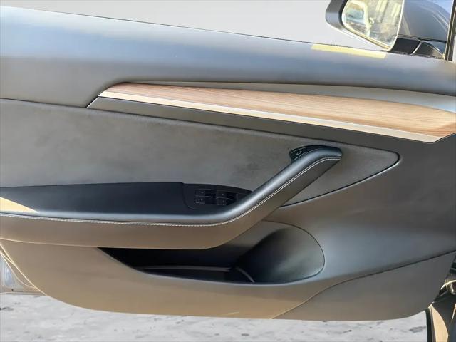 2021 Tesla Model 3 Standard Range Plus Rear-Wheel Drive