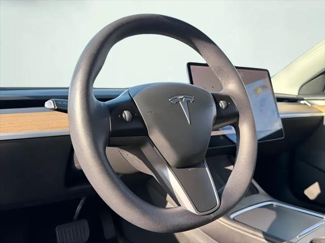 2021 Tesla Model 3 Standard Range Plus Rear-Wheel Drive