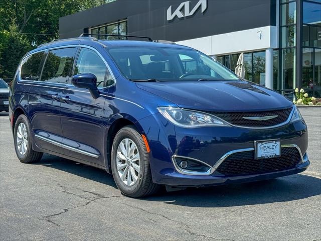 2017 Chrysler Pacifica Touring-L for sale in Goshen, NY