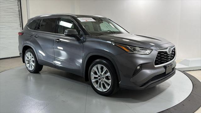 Certified Used 2020 MAGNETIC GRAY MET. Toyota  image 3
