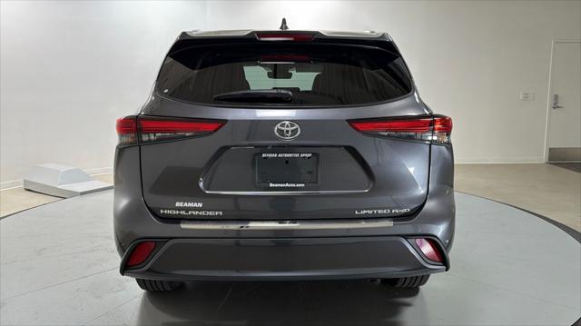Certified Used 2020 MAGNETIC GRAY MET. Toyota  image 4