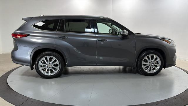 Certified Used 2020 MAGNETIC GRAY MET. Toyota  image 6