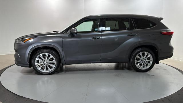 Certified Used 2020 MAGNETIC GRAY MET. Toyota  image 8