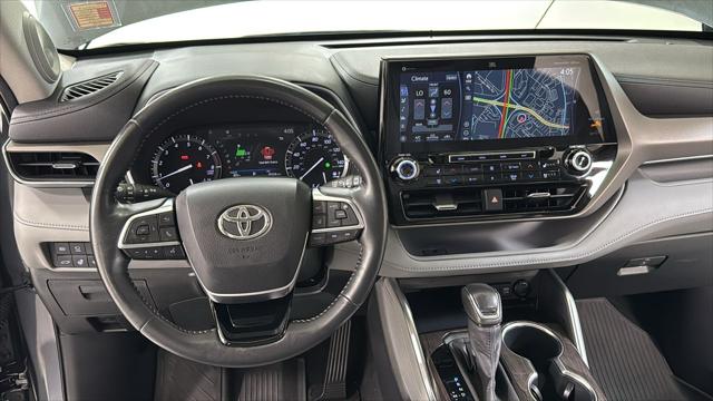 Certified Used 2020 MAGNETIC GRAY MET. Toyota  image 9