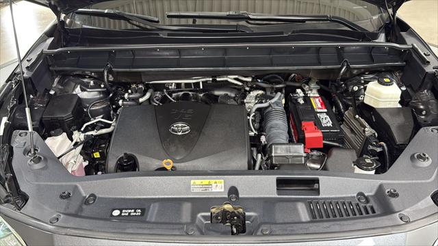 Certified Used 2020 MAGNETIC GRAY MET. Toyota  image 26