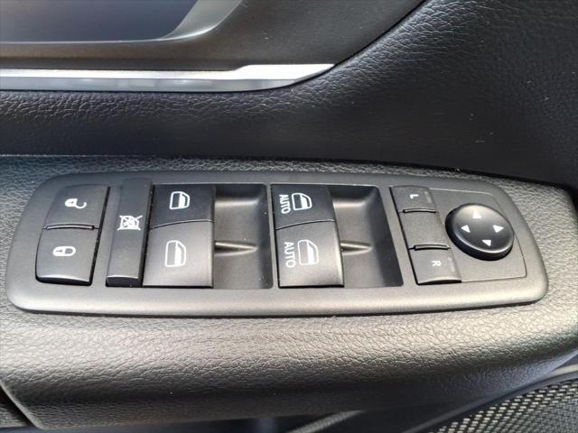 2019 Ram 1500 Big Horn/Lone Star Crew Cab 4x4 57 Box
