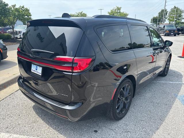 2025 Chrysler Pacifica Limited