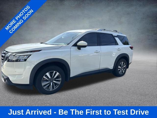 2022 Nissan Pathfinder SL 4WD 2022 Nissan Pathfinder SL 4WD