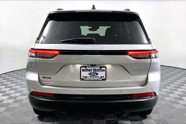 Used 2023 Jeep Grand Cherokee Altitude 4x4 For Sale in Olive Branch, MS