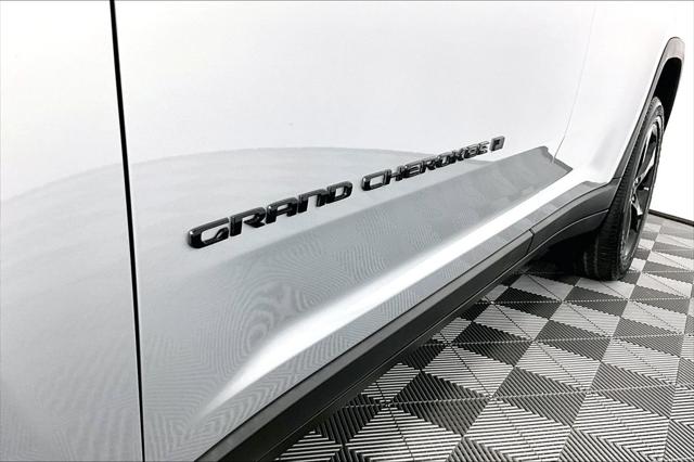 Used 2023 Jeep Grand Cherokee Altitude 4x4 For Sale in Olive Branch, MS