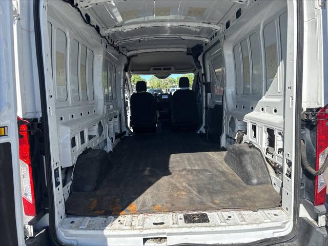 2015 Ford Transit 250 3dr LWB Medium Roof Cargo Van w/Sliding Passen
