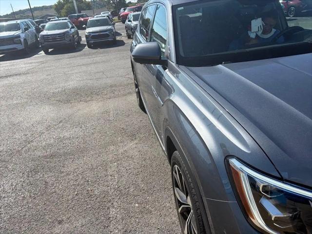 2024 Volkswagen Atlas 2.0T SEL Premium R-Line for sale in Fayetteville, TN