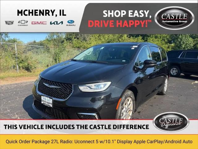 2023 Chrysler Pacifica Touring L for sale in McHenry, IL