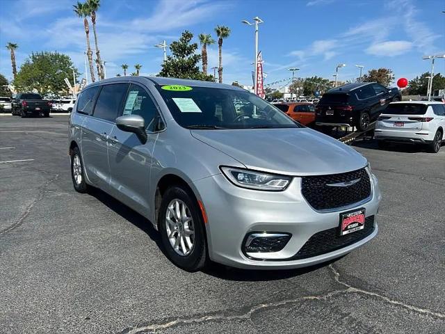 2023 Chrysler Pacifica Touring L for sale in Palmdale, CA