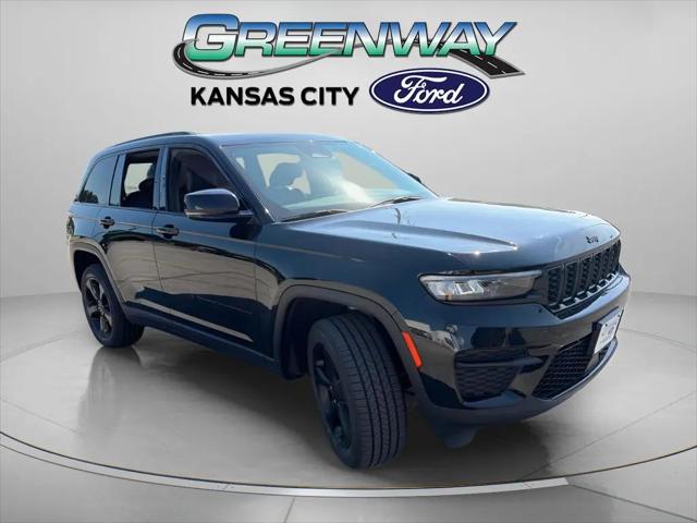 2023 Jeep Grand Cherokee Altitude 4x4 for sale in Raytown, MO