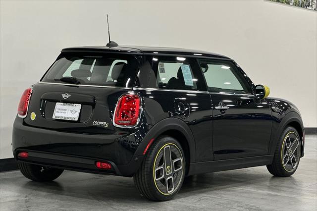 2024 MINI SE Hardtop Cooper
