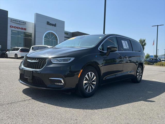 2024 Chrysler Pacifica Hybrid Select for sale in Saint Joseph, MO
