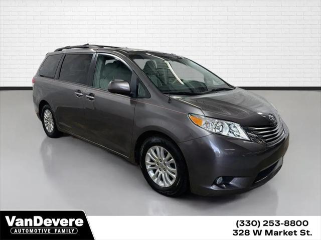 2014 Toyota Sienna XLE V6 8 Passenger for sale in Akron, OH