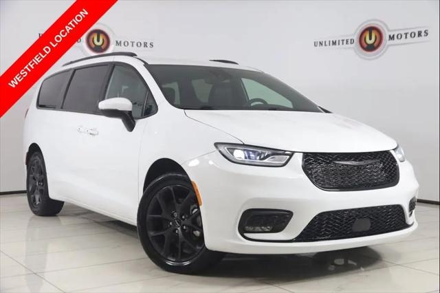 2023 Chrysler Pacifica Touring L AWD for sale in Westfield, IN