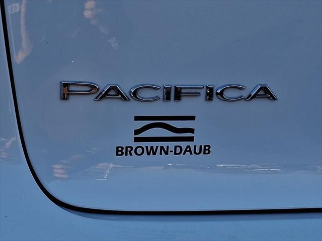 2026 Chrysler Pacifica Select AWD