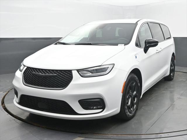2024 Chrysler Pacifica Hybrid S Appearance Pkg for sale in Kokomo, IN