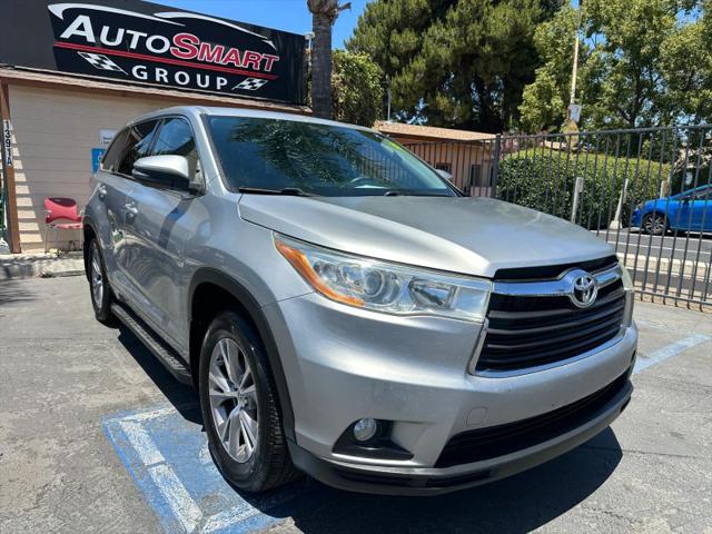 2014 Toyota Highlander LE Plus V6 for sale in Riverside, CA