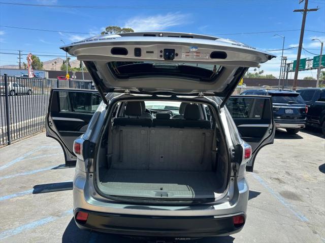 2014 Toyota Highlander LE Plus V6