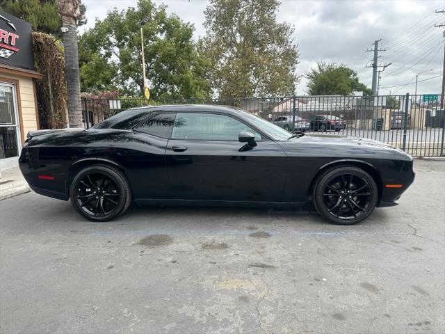2016 Dodge Challenger SXT