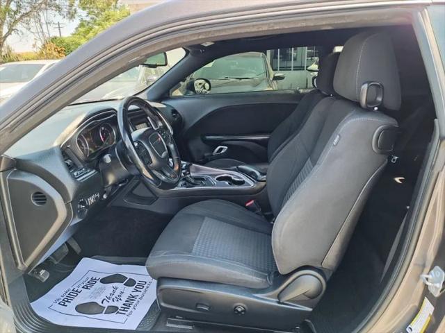 2016 Dodge Challenger SXT