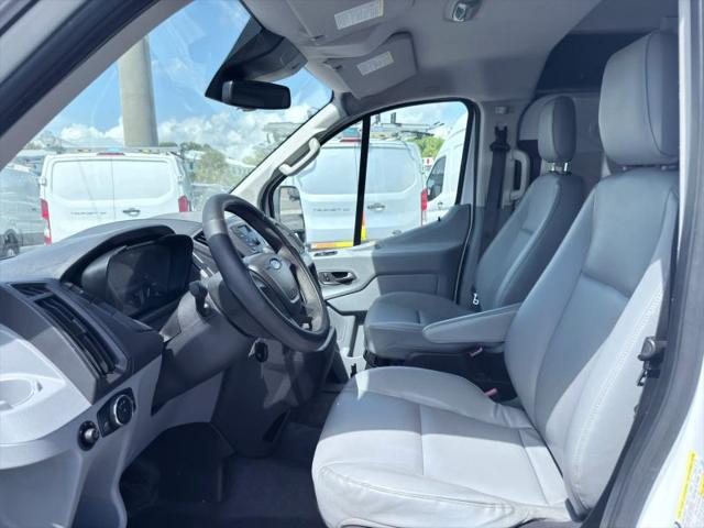 2016 Ford Transit w/Sliding Side Door w/RWB