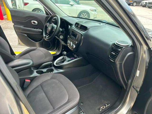 2016 Kia Soul Base