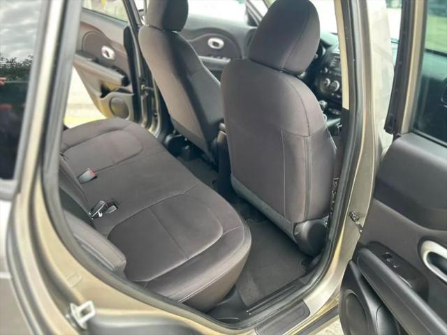 2016 Kia Soul Base