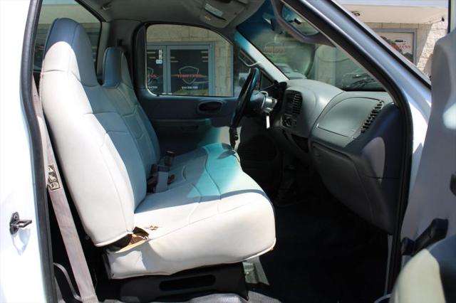 2000 Ford F-150 Base