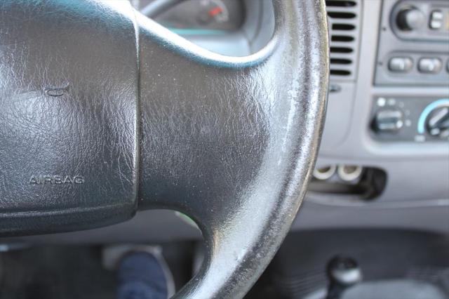 2000 Ford F-150 Base