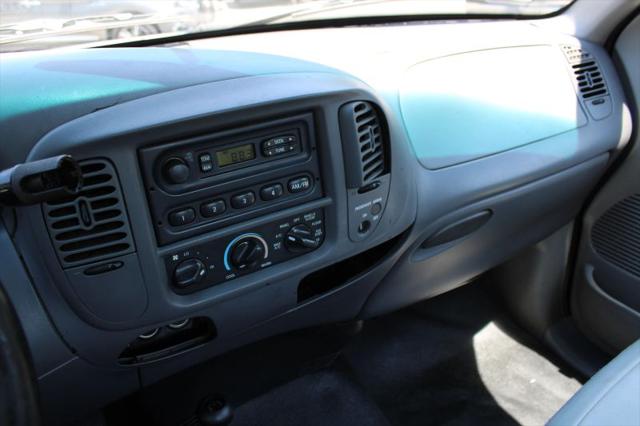 2000 Ford F-150 Base