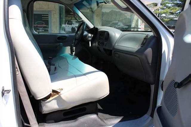 2000 Ford F-150 Base