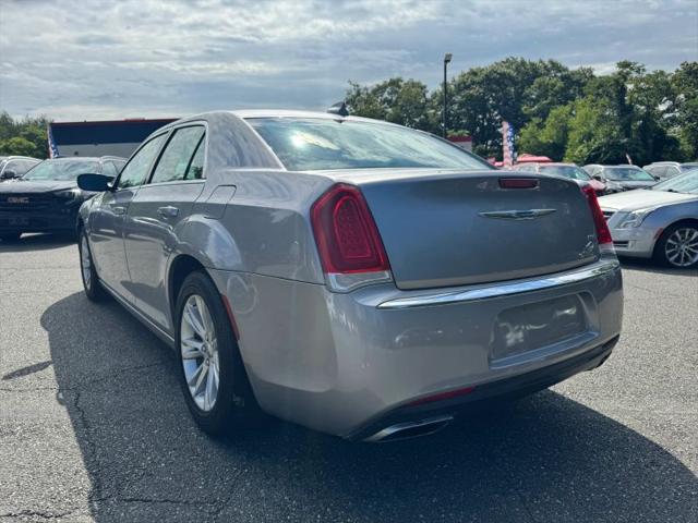 2017 Chrysler 300 Limited