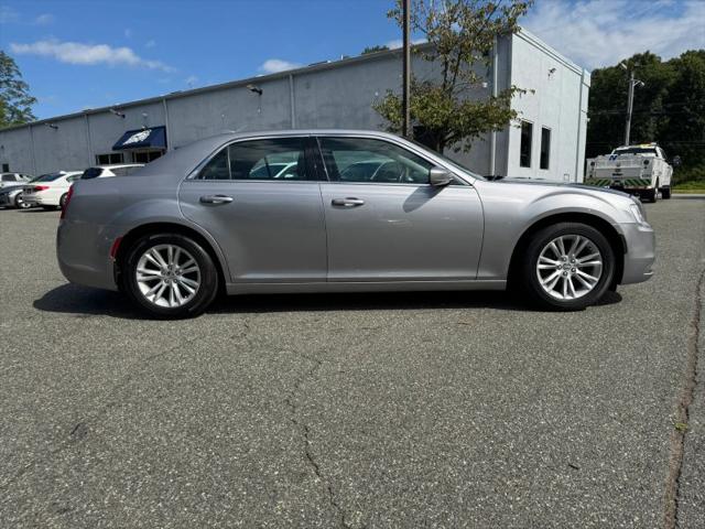 2017 Chrysler 300 Limited