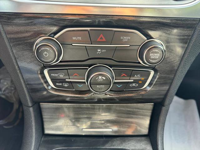 2017 Chrysler 300 Limited