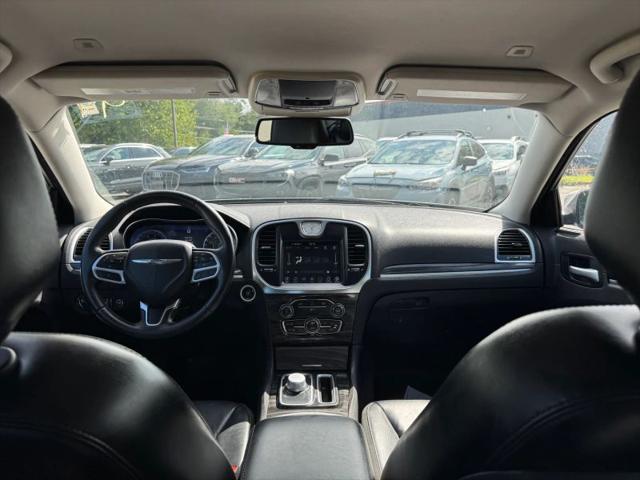 2017 Chrysler 300 Limited