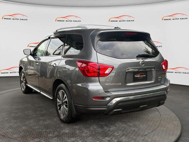 2017 Nissan Pathfinder SL