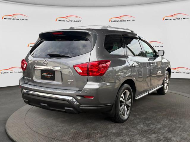 2017 Nissan Pathfinder SL