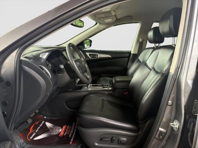 2017 Nissan Pathfinder SL