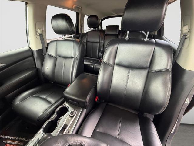 2017 Nissan Pathfinder SL