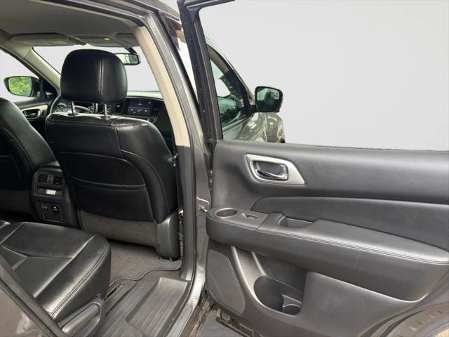 2017 Nissan Pathfinder SL